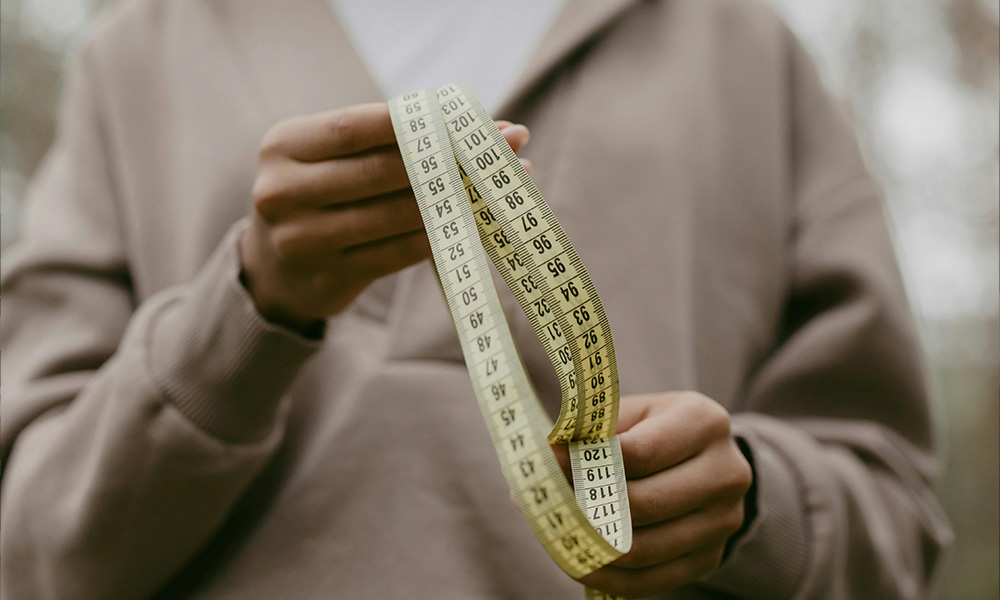 BMI 與多發性硬化症（MS）：肥胖如何加速神經髓鞘發炎與失能風險？